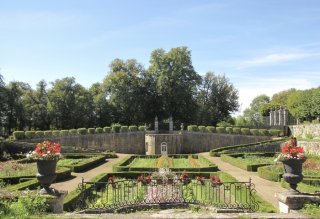 Promenade dans le Parc et le Jardin du Château de Donjeux
