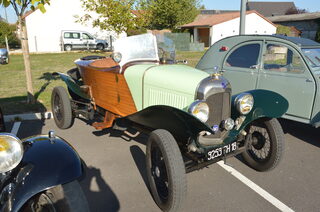 Salon des collectionneurs et exposition de voitures anciennes
