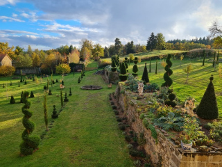 Découverte du jardin de style italien du château de Mons à Arlanc 63220