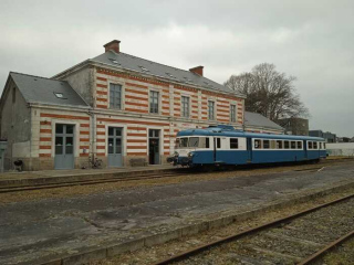 Gare S.N.C.F. de PONTIVY - Train touristique (C.F.C.B.)