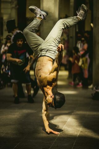 Démonstrations de breakdance au musée