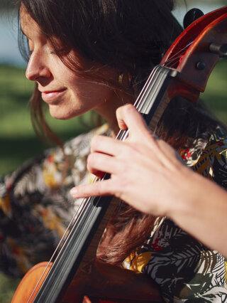 Chantilly Follies - Concert immersif de la violoncelliste Cécile Lacharme à Chan