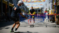 Découvrez l’Urban Tennis sur la place du Vigan