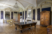 Dialogue entre les collections mobilières et textiles du Musée du Vieux Nîmes