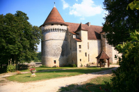 Découvrez un ancien château fort du XIIe et XVe siècle