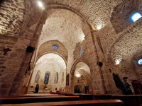 Découvrez les merveilles de l'églises romane, découvertes pendant sa restauratio
