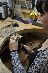 Découvrez les bijoux contemporains en argent recyclé de Mélissa Cortese !