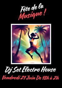 DJ set électro house devant l'espace de danse Eden Studio