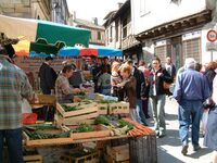 Marché traditionnel du dimanche à Issigeac