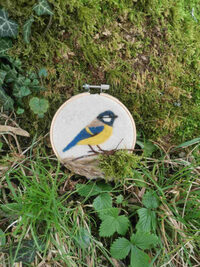 Croquant et bidouilles : des oiseaux en laine feutrée à Rouen