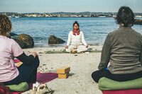 Echappée immersive : Soirée yoga sur l'île Tatihou à Saint-Vaast-la-Hougue