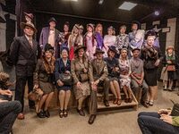 Exposition de véhicules et défilé de mode années 40 à Carentan-les-Marais