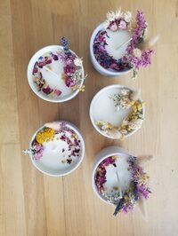 Atelier bougie naturelle fleurie à Chambéry