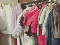 Joséphine s'habille en seconde main à Bailleul