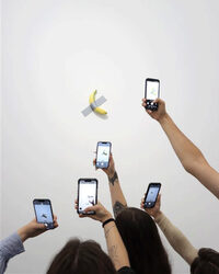 Dimanche sans fin. Maurizion Cattelan et la collection du Centre Pompidou à Metz