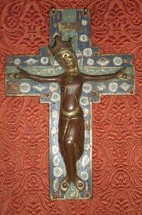 Visite à la torche de l'immeuble-musée et des galeries lapidaires du jardin à Angoulême