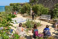 Promenade guidée au jardin à Granville