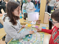 Dans la peau de la chenille processionnaire ! à Antibes