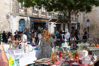 Vide-greniers bordelais - Parvis des frères Pouyanne à Bordeaux