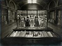 Comment la mode est devenue un objet muséal : l’exemple des collections lyonnais à Fontainebleau