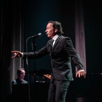 BREL ! LE SPECTACLE interprété par OLIVIER LAURENT à Paris 9e