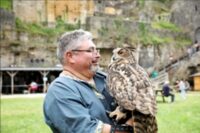 Présentation de la fauconnerie au Château de Losse - Châteaux en fête à Thonac