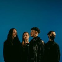 ICE SEALED EYES à Paris 18e