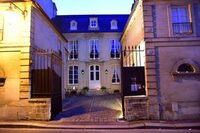 Lumière sur l'hôtel Gauquelin des Pallières à Bayeux