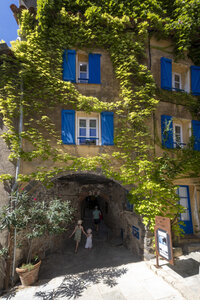 Visite libre de la Maison des arcades à Grimaud