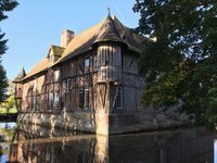 Levez les yeux ! Le manoir de Coupesarte, un jeu de construction ! à Livarot-Pays-d'Auge
