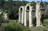 Randonnée le long de l’aqueduc romain de Traconnade à Meyrargues à Meyrargues