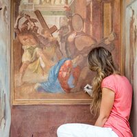 Découvrez le métier de restauratrice d’œuvres d’art à Courbevoie