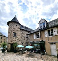 Vendredi après-midi : La théière merveilleuse à Uzerche